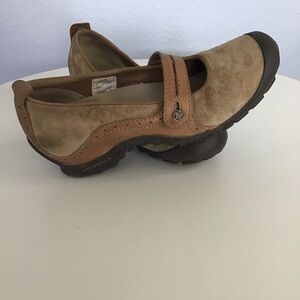 Merrell Mary Jane walking shoe brown leather. Orthotic. Women's size 6.5 Preppy